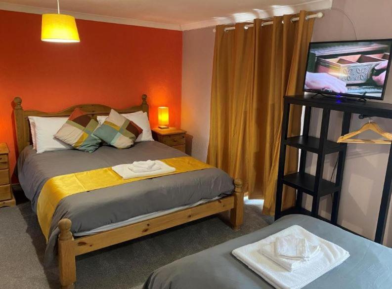 Hotel Kings Arms à Llandysul Extérieur photo